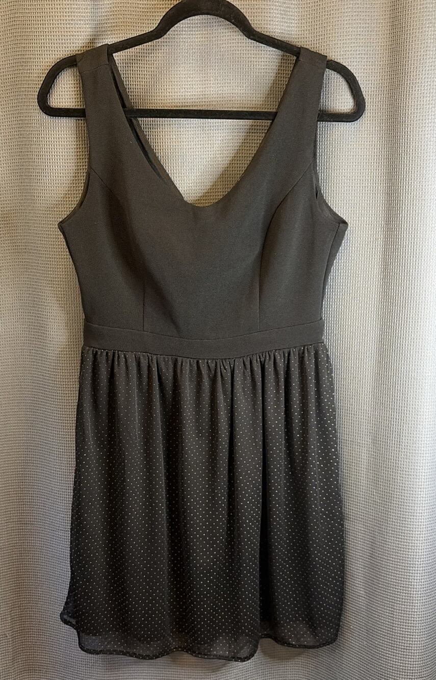 BeBop Black Sleeveless Dress – Size L, V‑Neck, Flowy Dotted Skirt